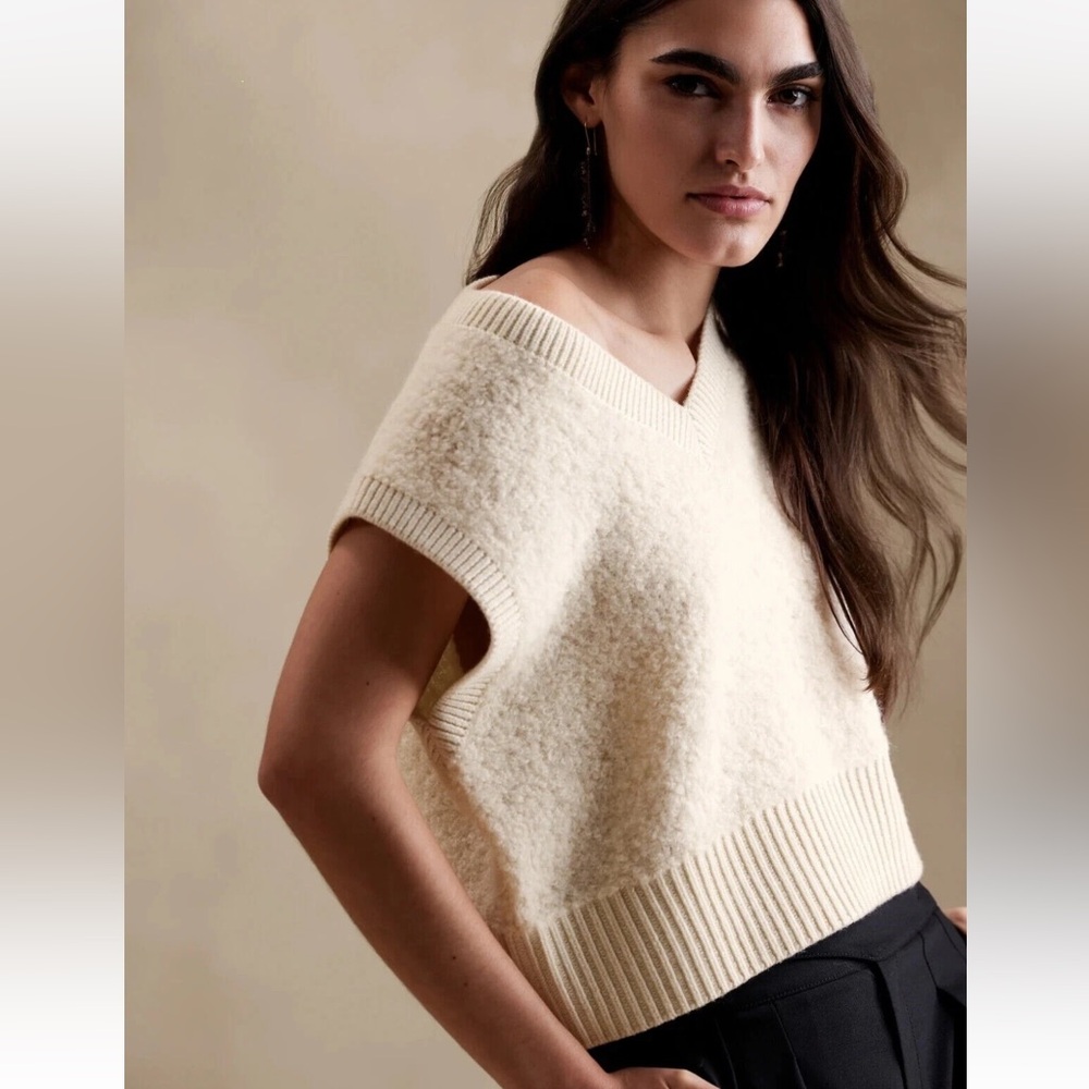 Banana Republic Safido Boucle sweater vest